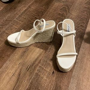 Steve Madden White Wedges